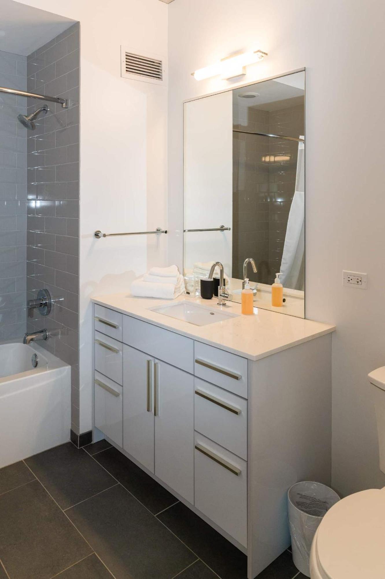 2Br Elegant Premium Suite With Balcony & Sweeping City Views Chicago Eksteriør billede